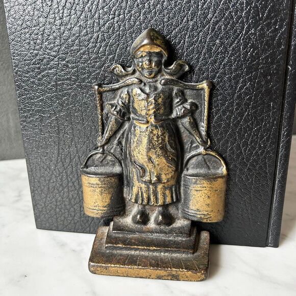 Vintage Dutch Milk Maid Bookends Cast Iron Dutch Girl with Milk Pails Door Stop - Picture 2 of 10